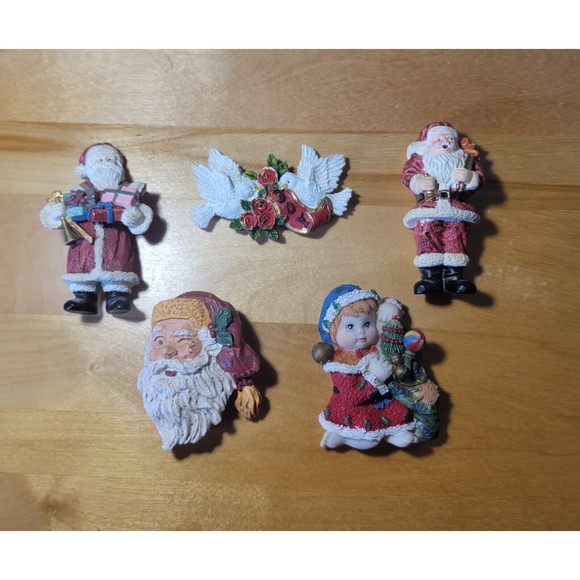 Vintage Assorted Christmas Small Magents 15 Pcs Lot Santa Doves Holiday Presents - Picture 4 of 7